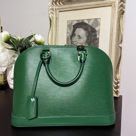 Authentic Louis Vuitton Alma PM - Picture 1 of 16